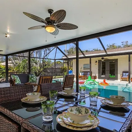 5 Bdrm 3 Bath Naples Luxury Htd Pool Nr Beach Pets
